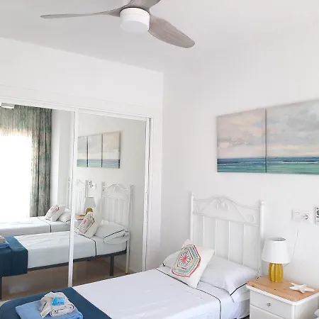 Apartment & Sea Views By Ele *