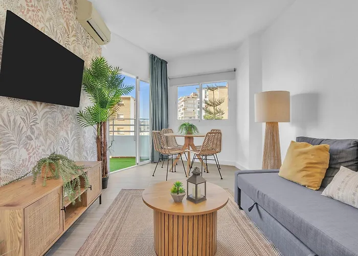 Apartment & Sea Views By Ele